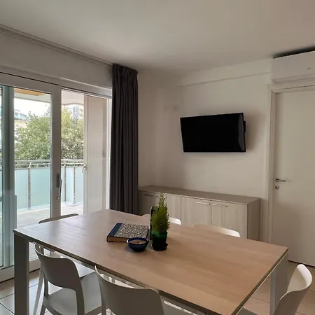 Apartment Flat With Balcony Only 50mt From The