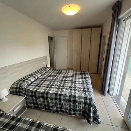 Flat With Balcony Only 50mt From The Lignano Sabbiadoro