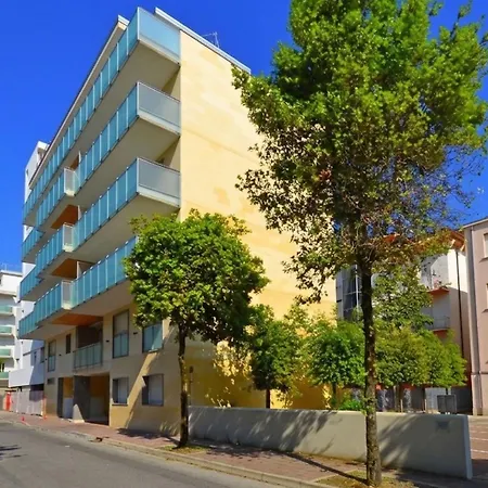 Apartment Flat With Balcony Only 50mt From The Lignano Sabbiadoro