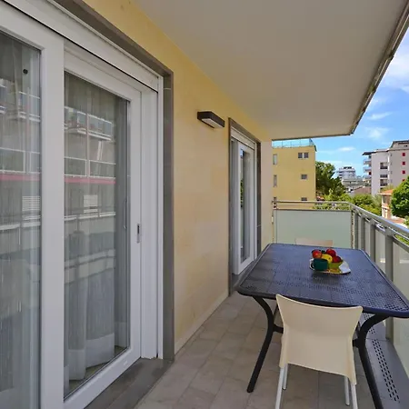 Appartement Flat With Balcony Only 50mt From The Lignano Sabbiadoro