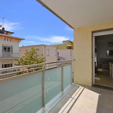 Flat With Balcony Only 50mt From The *