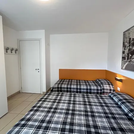 Flat With Balcony Only 50mt From The