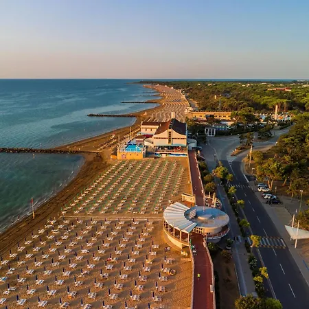 Flat With Balcony Only 50mt From The Apartment Lignano Sabbiadoro